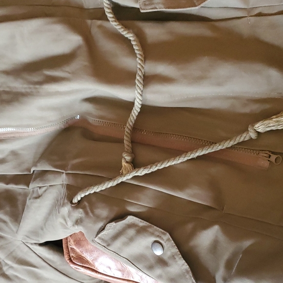 Jacket - Picture 10 of 10